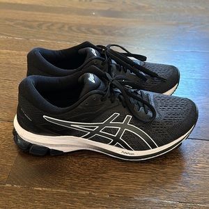 ASICS Women’s Shoe, size 9
